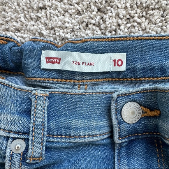 Levi’s 726 Flare Jeans Girls Size 10 Medium Wash Bootcut Denim Mid Rise Classic - Picture 3 of 10